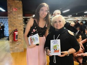 Con Rosalía Baún Sánchez Presidente de la Asociación Nacional de Locutores de México.